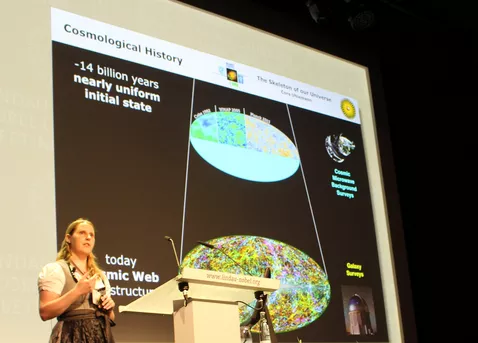 Vortrag im Dirnd über meine Forschung beim Bayerischen Abend auf dem Lindauer Nobelpreisträgertreffen zur Physik 2016.
